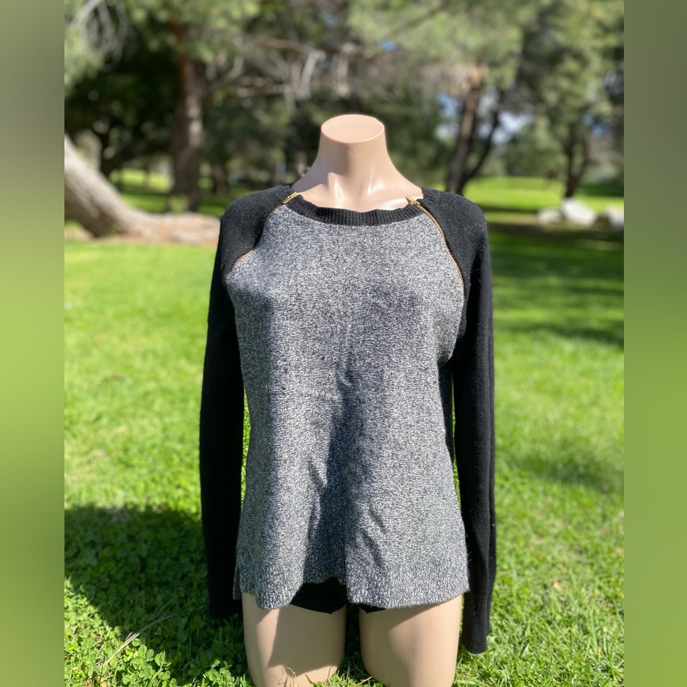 Banana Republic Woman’s large gray & black sweater w/ gold  zippers